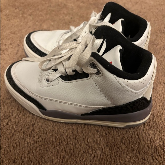 Jordan 3 Shoes - Picture 3 of 4